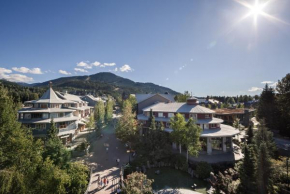 Отель Whistler Town Plaza by Latour Hotels and Resorts  Уистлер